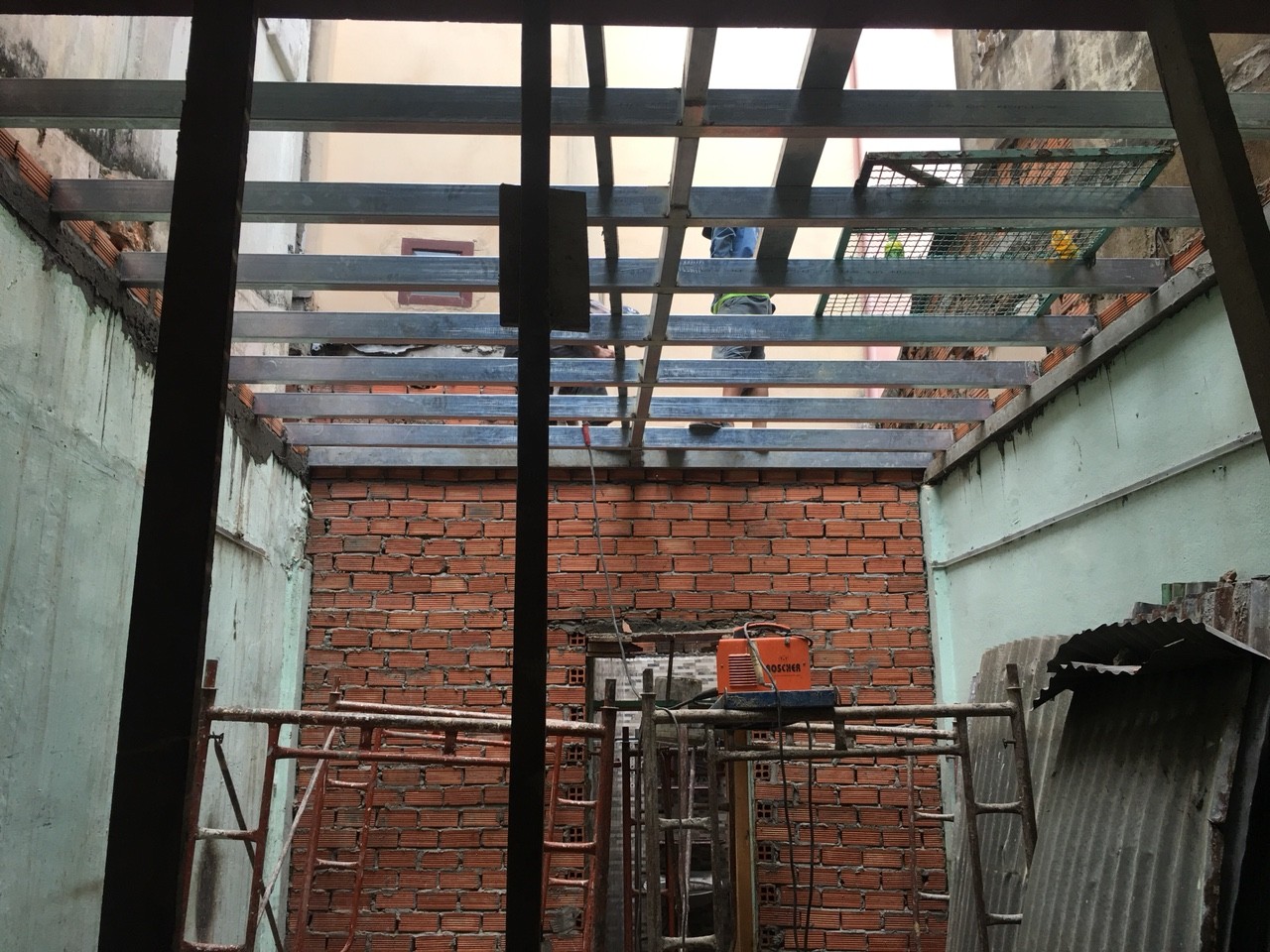 THI CÔNG SỬA CHỮA NHÀ CHI NGA ,18/8 XUÂN THỚI THƯỢNG HÓC MÔN...